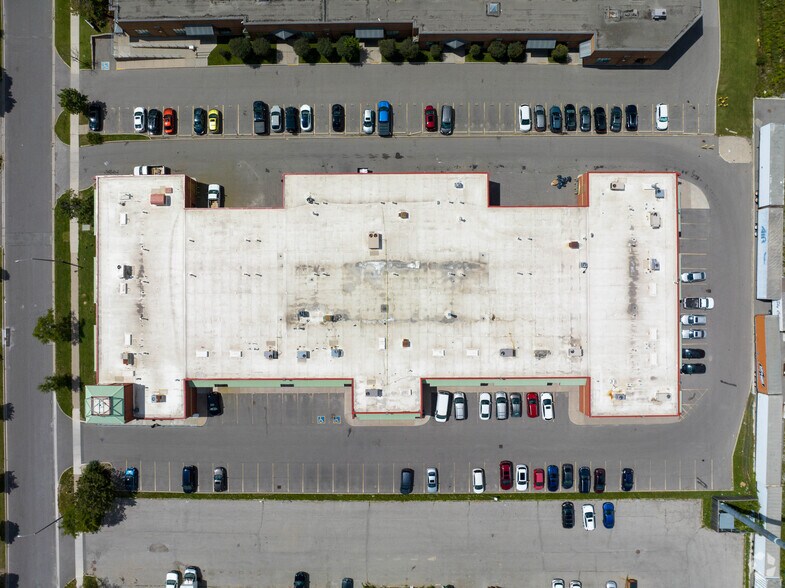 More Photos Of 110 Ironside Cres, Toronto Flex For Sale