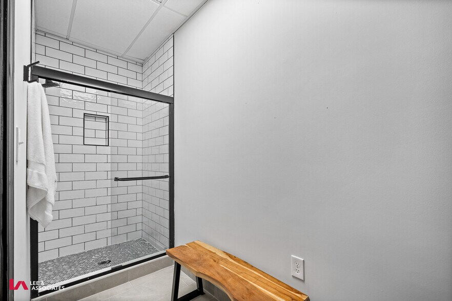 More Photos Of 2800 Colonnades Ct, Peachtree Corners Light Distribution For Sale