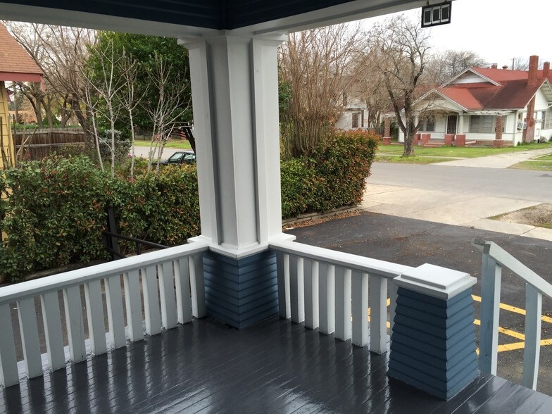 More Photos Of 1818 S New Braunfels Ave, San Antonio Medical For Lease