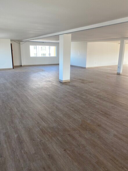 More Photos Of 22613 7th Ave S, Des Moines Freestanding For Lease