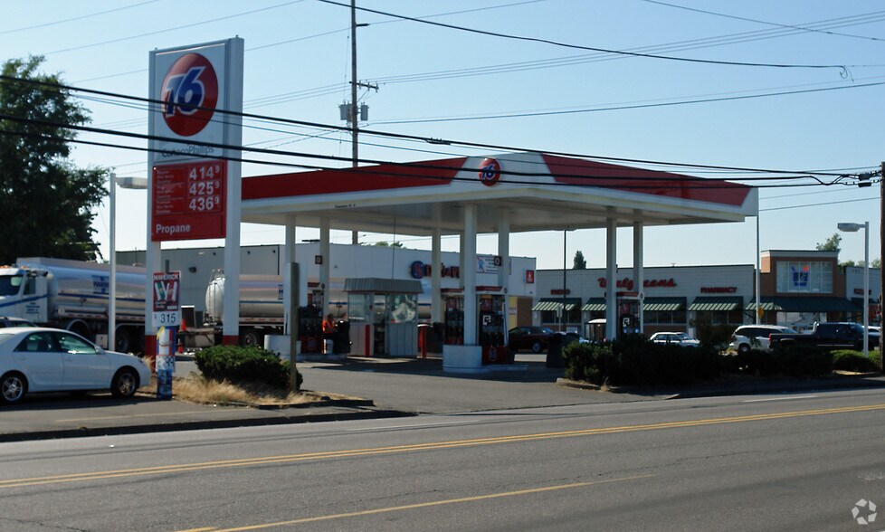 More Photos Of 102 Lancaster Dr NE, Salem Service Station For Sale