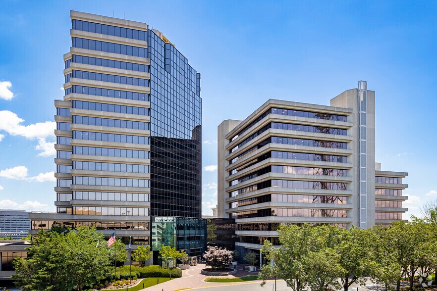 More Photos Of 1751 Pinnacle Dr, McLean Office For Lease