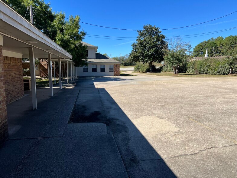 More Photos Of 3770 Private Road 3439, Longview Flex For Sale