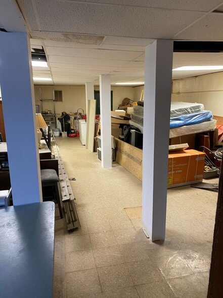 More Photos Of 128 S Main St, Spring Grove Storefront Retail Residential For Lease