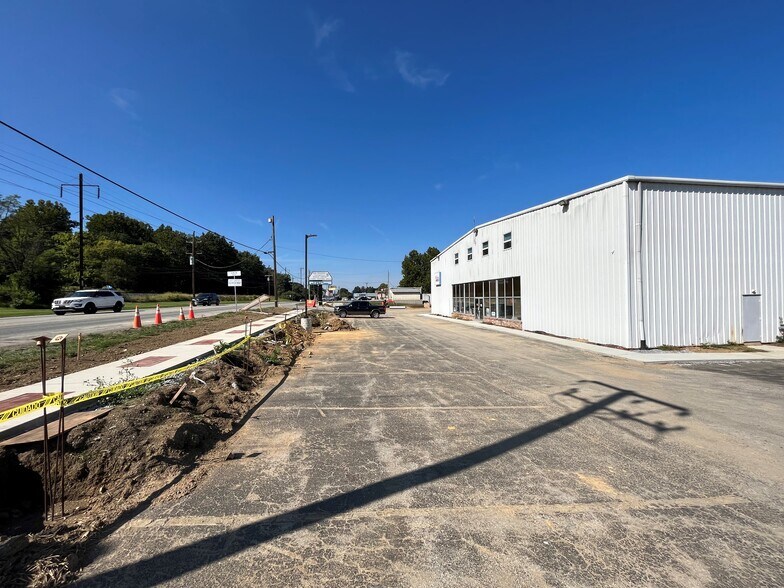 More Photos Of 4531 W Lincoln Hwy, Downingtown Sports And Entertainment For Lease