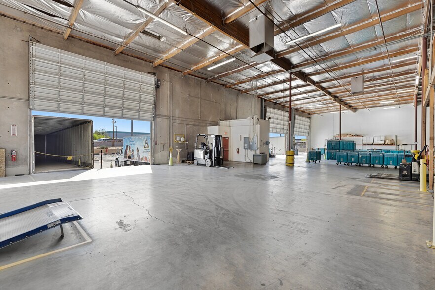 More Photos Of 2465 S Industrial Park Ave, Tempe Warehouse For Lease