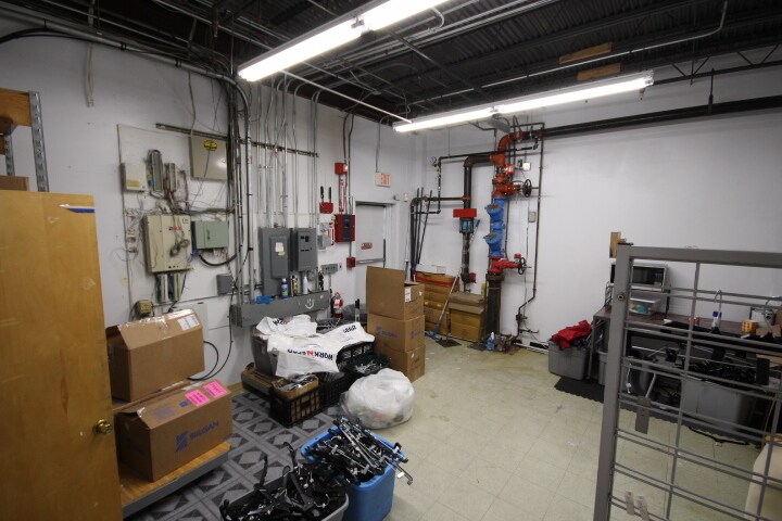 More Photos Of 1233 Main St, Worcester Storefront Retail Office For Lease