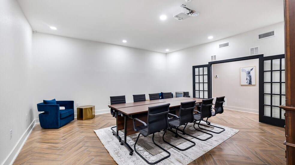 More Photos Of 6776 Caroline St, Milton Coworking Space