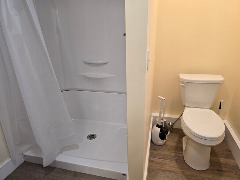 More Photos Of 6 Church Ave, W Hatfield Light Manufacturing For Lease