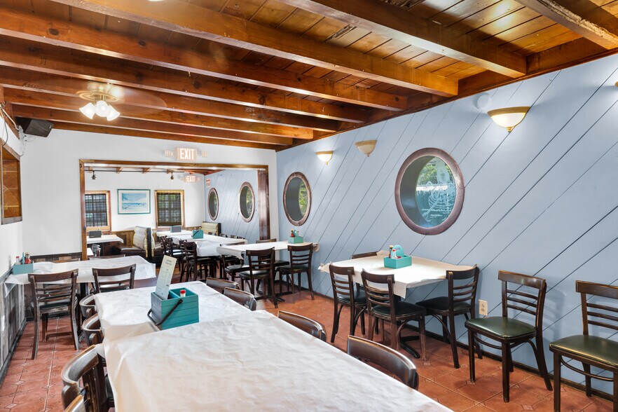 More Photos Of 81901 Overseas Hwy, Islamorada Restaurant For Sale