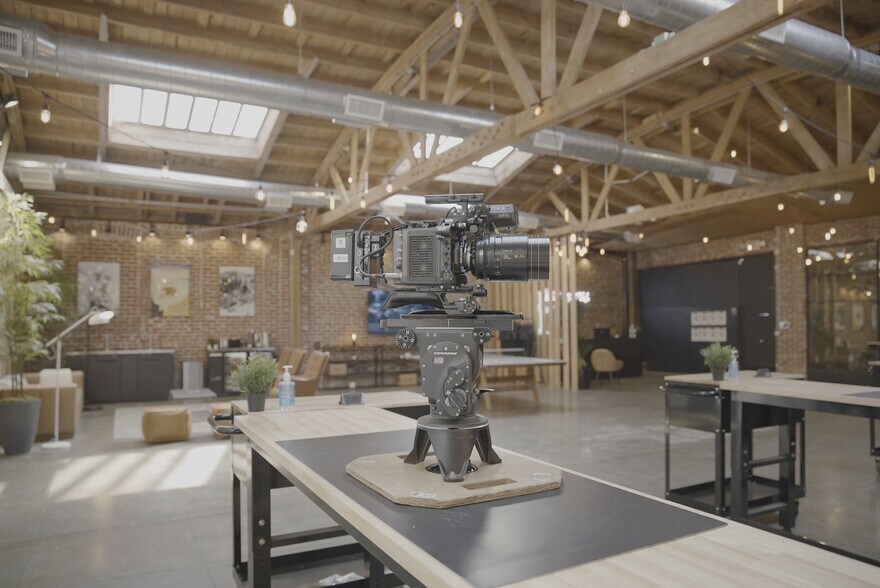 More Photos Of 3921 W Jefferson Blvd, Los Angeles Flex For Lease