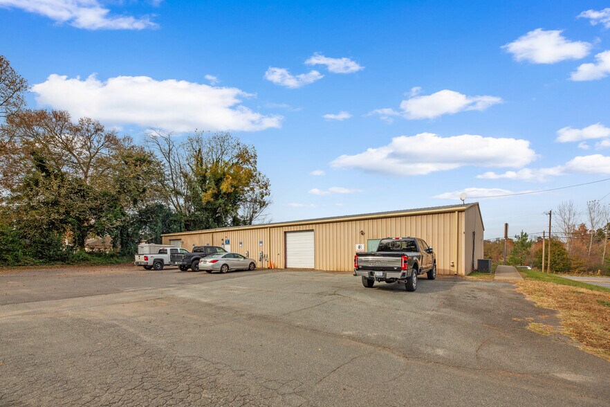 More Photos Of 5106 Wilkinson Blvd, Cramerton Freestanding For Sale