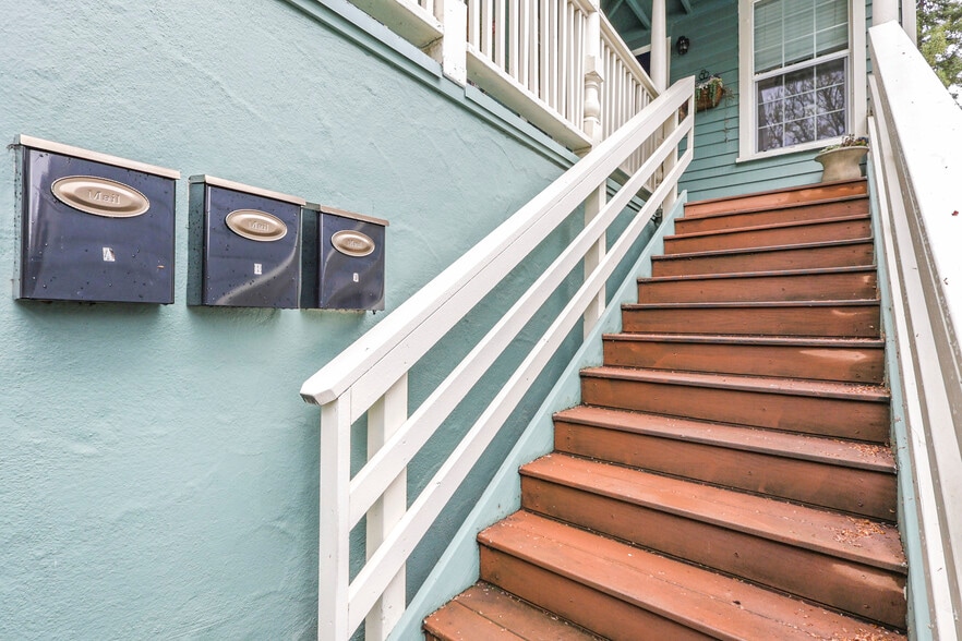 More Photos Of 517 13th St, Sacramento Multifamily For Sale
