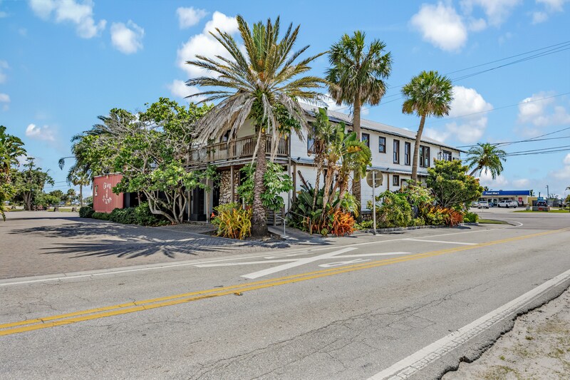 More Photos Of 5390 US 1, Grant-Valkaria Lodge Meeting Hall For Sale