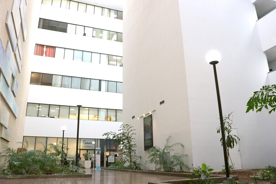 More Photos Of 3525 Prytania St, New Orleans Medical For Lease