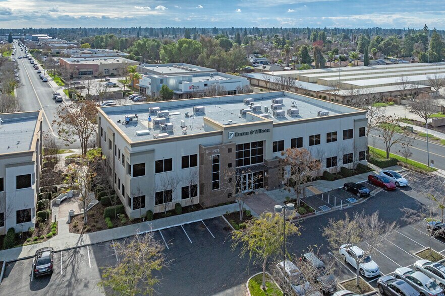 More Photos Of 7575 N Palm Ave, Fresno Office For Lease