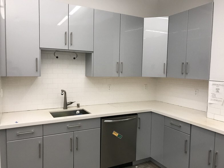 More Photos Of 333-345 S B St, San Mateo Flex For Lease