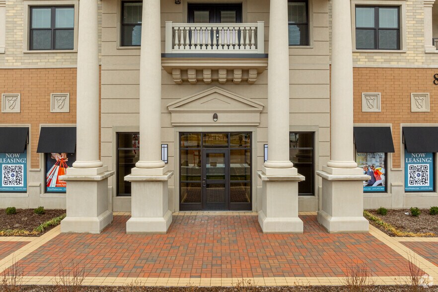 More Photos Of 800 Monon Green Blvd, Carmel Apartments For Lease