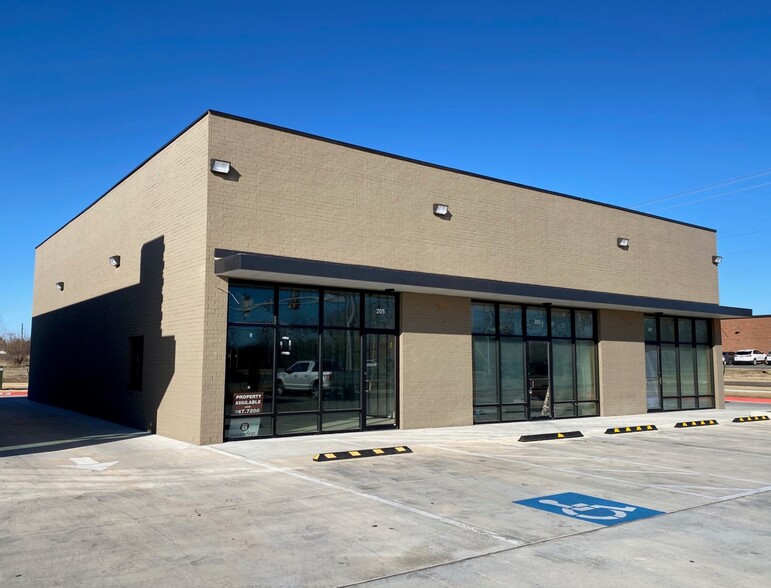 Primary Photo Of 201 S Cemetery Rd, Yukon Storefront Retail Office For Lease