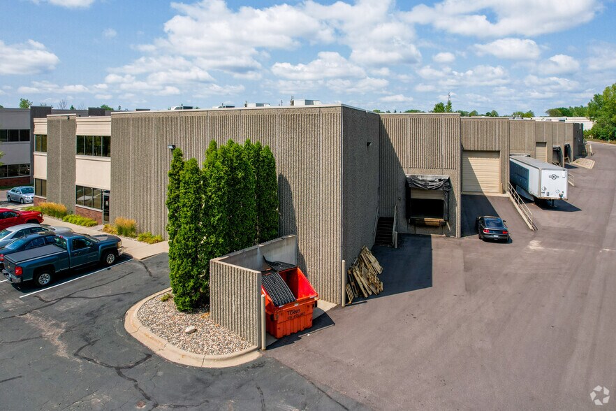 More Photos Of 7250 Hudson Blvd N, Oakdale Light Manufacturing For Lease