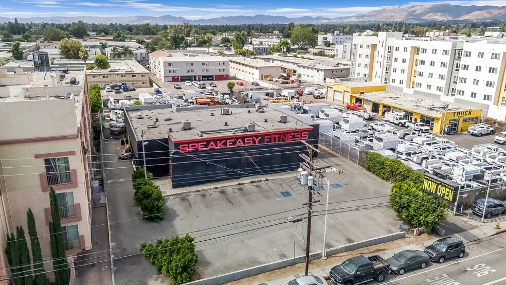 More Photos Of 8759 Sepulveda Blvd, North Hills Health Club For Sale