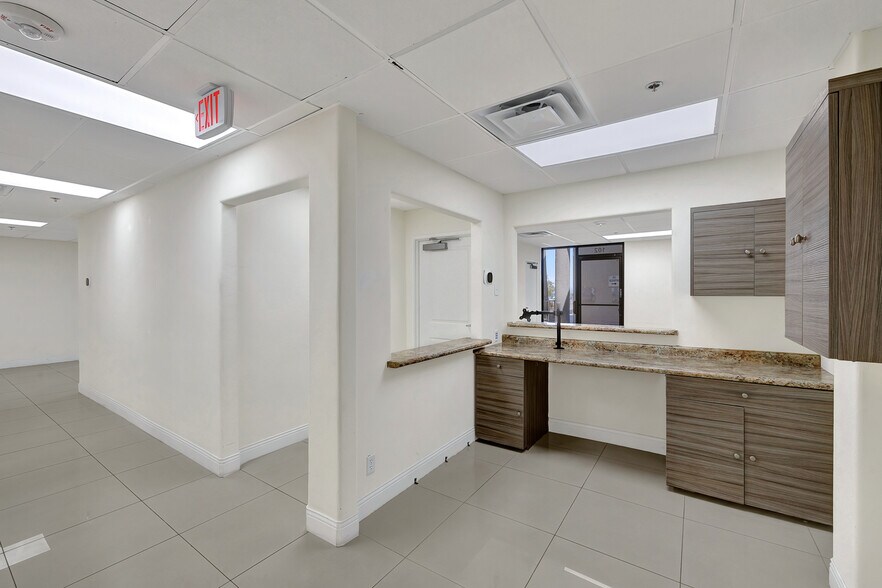 More Photos Of 5701 W Charleston Blvd, Las Vegas Medical For Sale