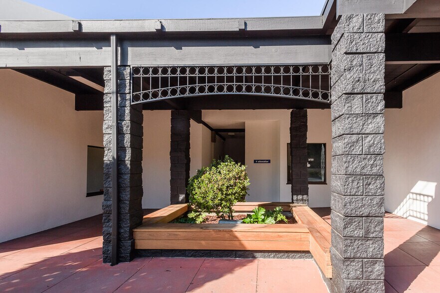 More Photos Of 1501 El Camino Real, Belmont Storefront Retail Office For Lease