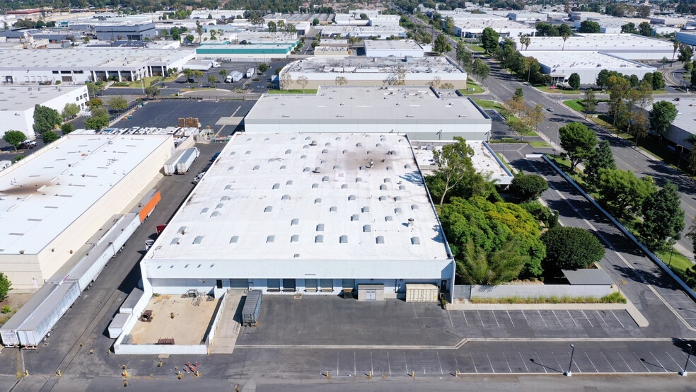 More Photos Of 3501 W Segerstrom Ave, Santa Ana Distribution For Lease