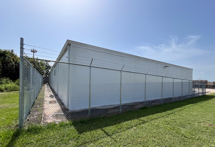 More Photos Of 16210 Clay Rd, Houston General Retail For Sale