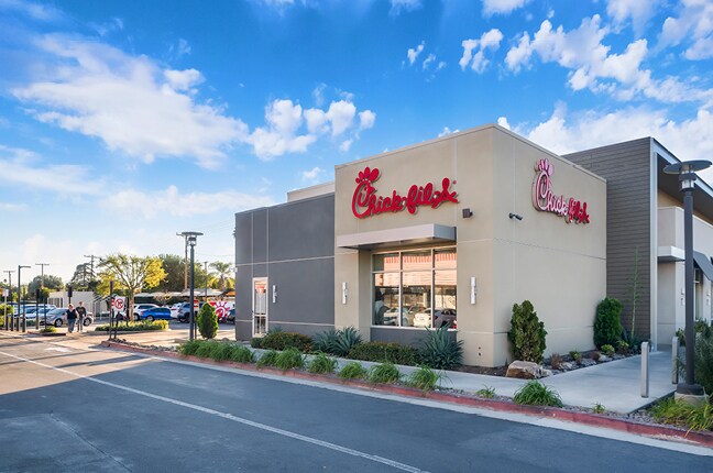 More Photos Of 3640 Central Ave, Riverside Restaurant For Sale