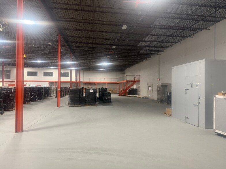 More Photos Of 6 Horne Dr, Folcroft Warehouse For Lease