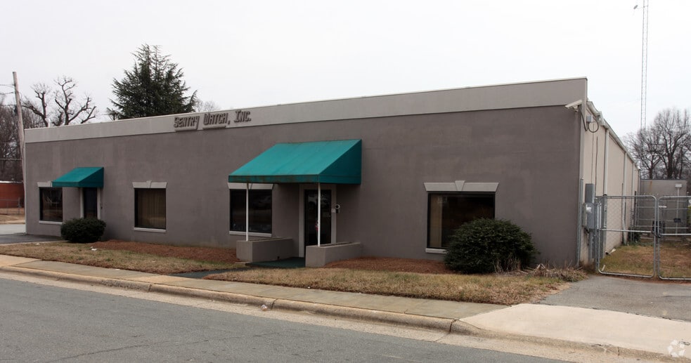 Primary Photo Of 1703-1705 Holbrook St, Greensboro Light Manufacturing For Sale
