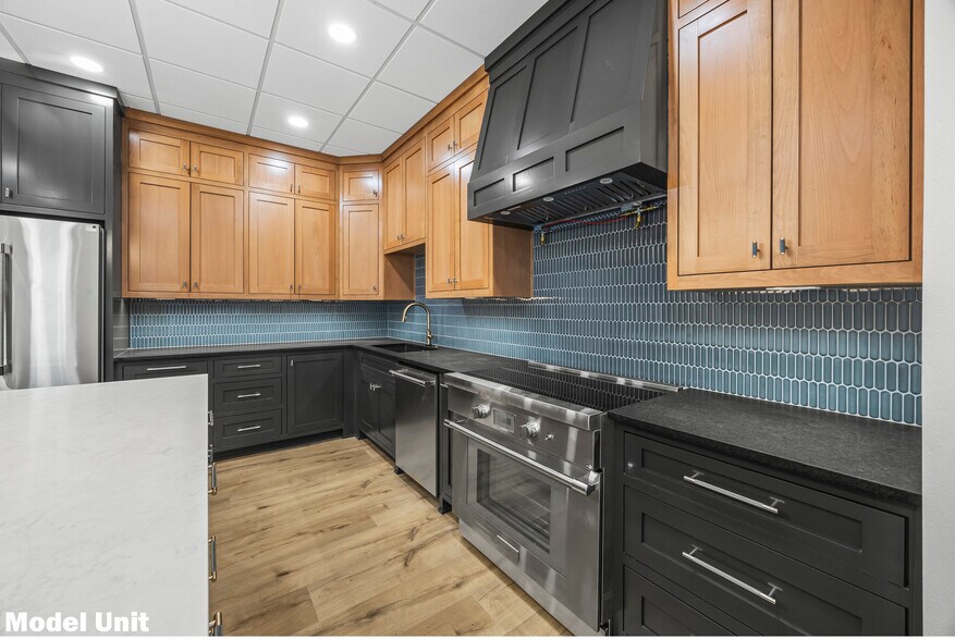 More Photos Of 4103 SW 2nd St, Bentonville Office For Lease