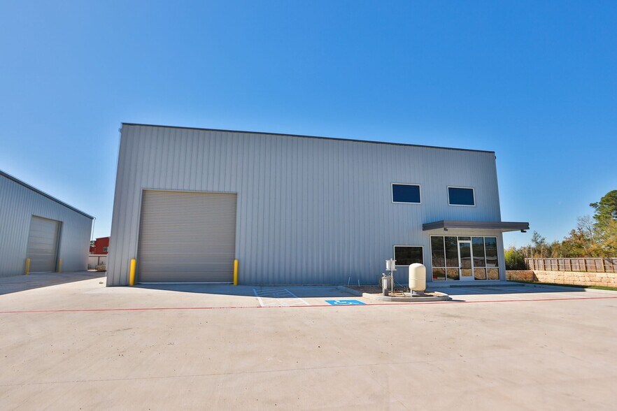 More Photos Of 6702 Theall Rd, Houston Industrial For Sale