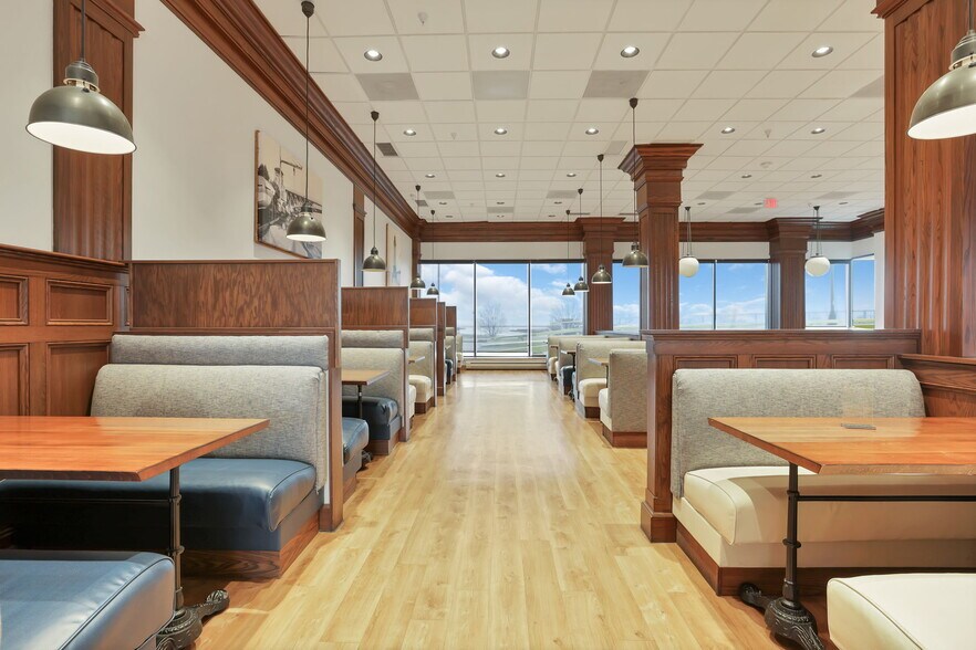 More Photos Of 301 Broadway, Lorain Hotel For Lease