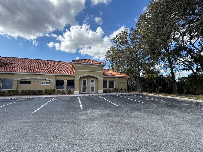 More Photos Of 5115 S Lakeland Dr, Lakeland Office For Sale