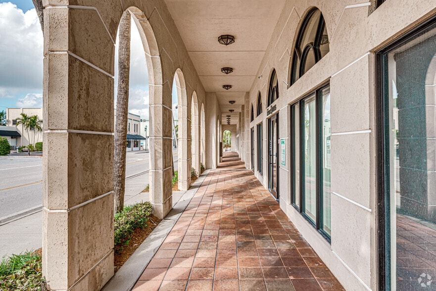 More Photos Of 120 N Federal Hwy, Lake Worth Office Residential For Lease