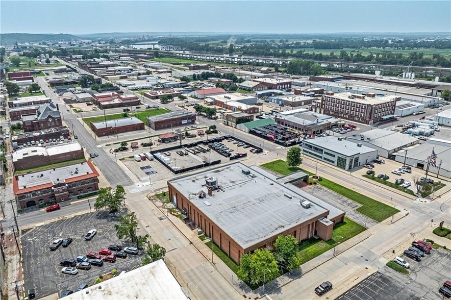 More Photos Of 315 S 6th St, Saint Joseph Sports And Entertainment For Lease