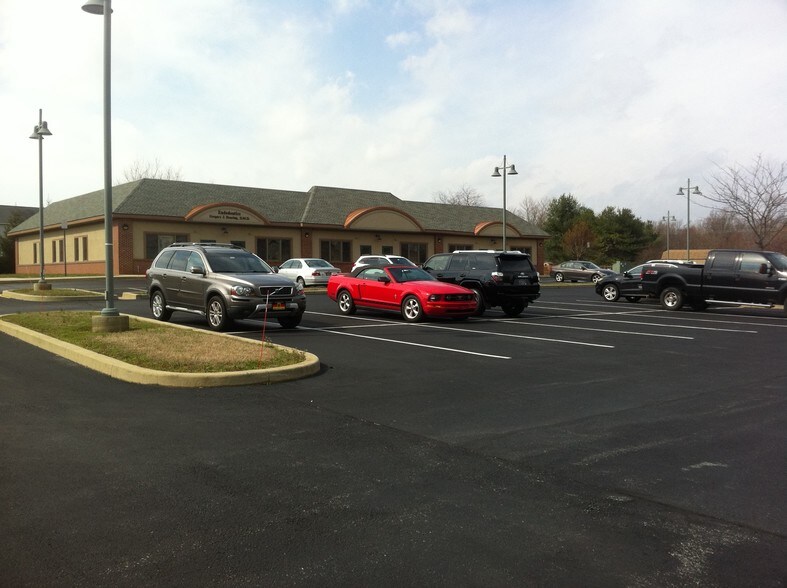 More Photos Of 5360 Summit Bridge Rd, Middletown Medical For Sale