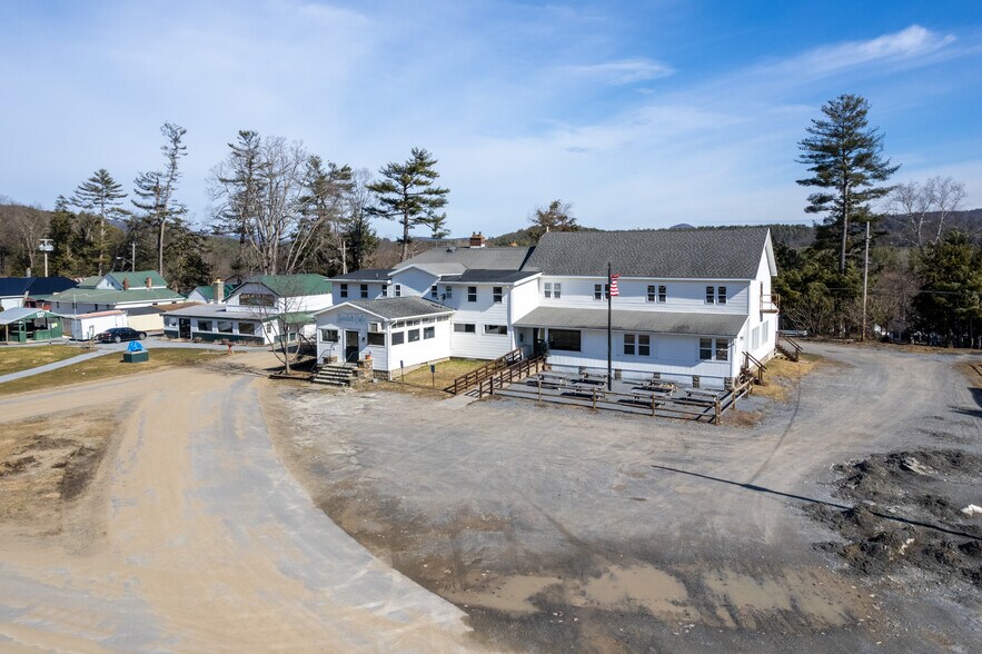 More Photos Of 13 Park Ave, Hadley Restaurant For Sale