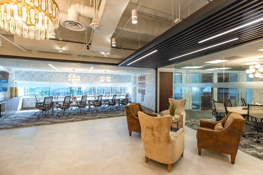 More Photos Of 100 SE 2nd St, Miami Coworking Space