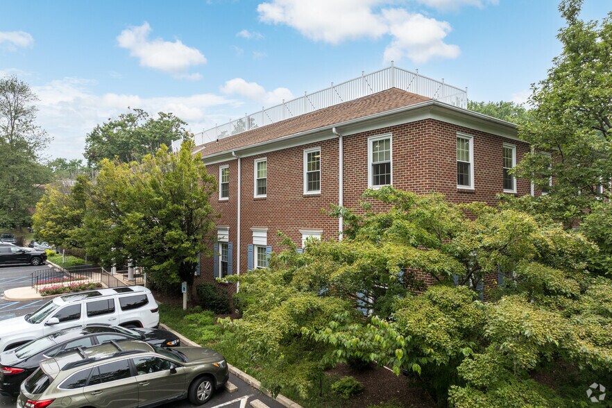 More Photos Of 112 Chesley Dr, Media Office For Lease