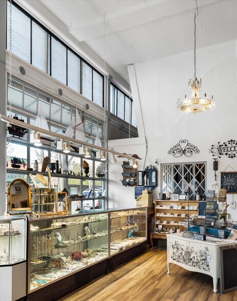 More Photos Of 619 Commercial Ave, Anacortes Storefront Retail Office For Sale