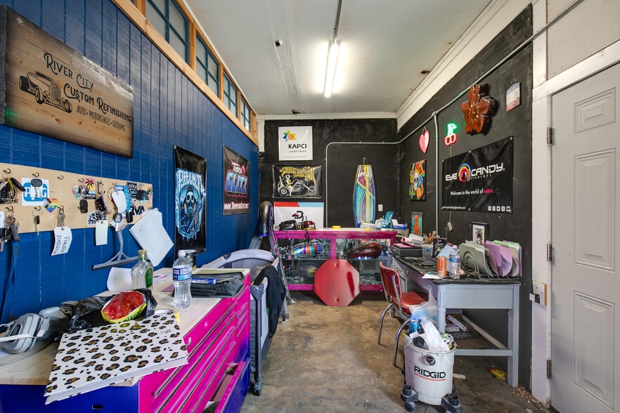 More Photos Of 705 Richmond Hwy, Richmond Showroom For Sale