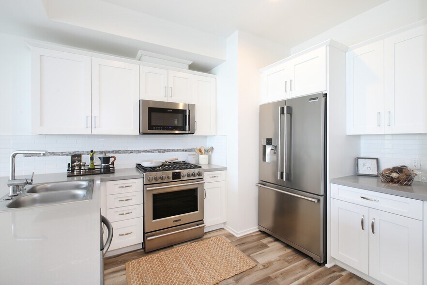 More Photos Of 738 S Ogden Dr, Los Angeles Apartments For Sale