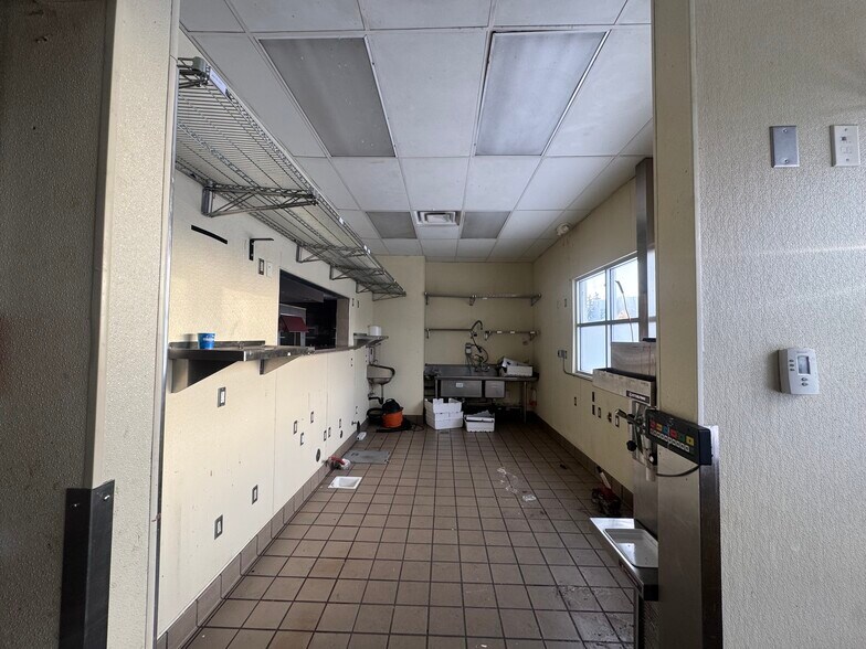 More Photos Of 1975 Abbott Rd, Anchorage Fast Food For Sale