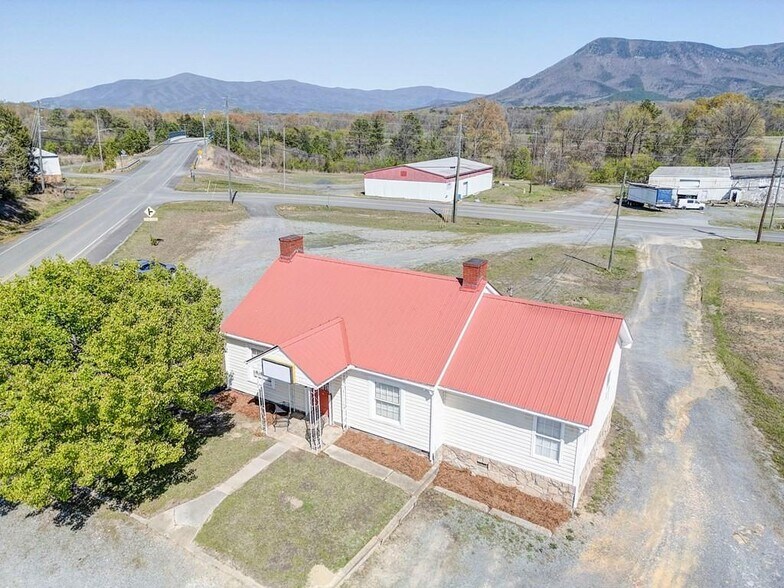 More Photos Of 806 N 3rd Ave, Chatsworth Office Residential For Sale