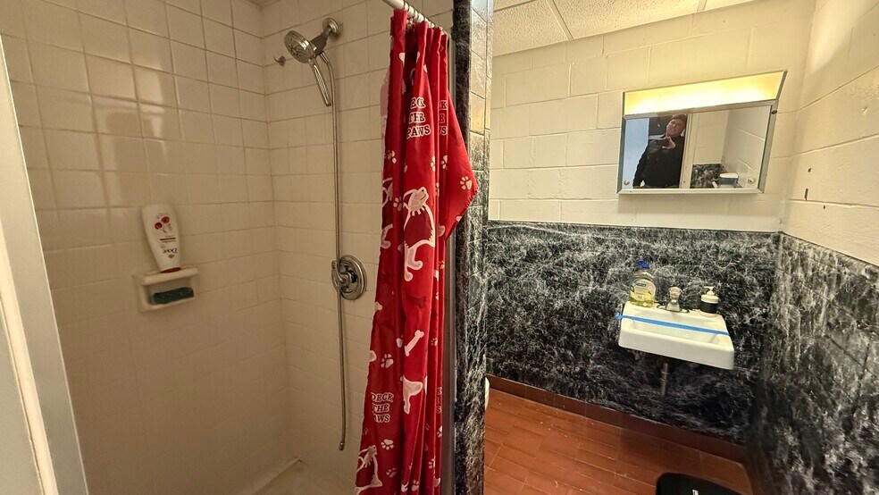 More Photos Of 937 Stefko Blvd, Bethlehem Warehouse For Sale