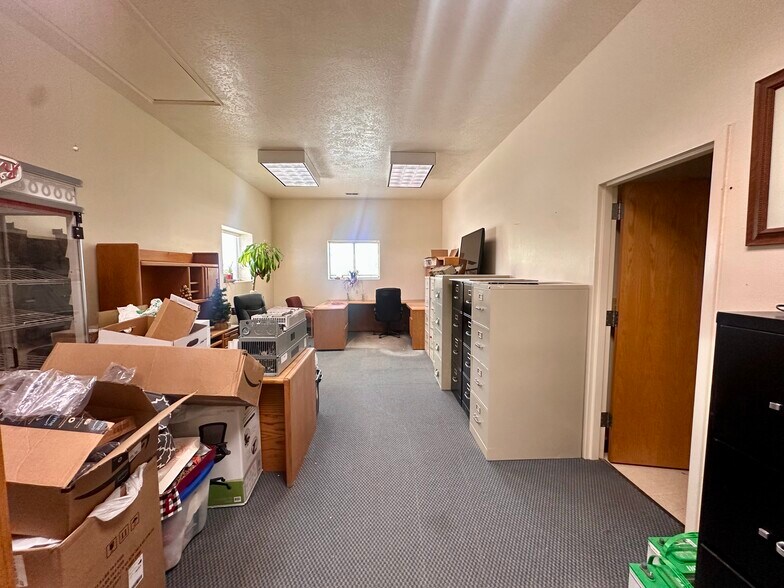 More Photos Of 333 Wildcat rd, La Barge Light Distribution For Sale