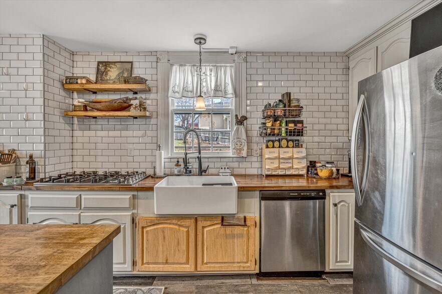 More Photos Of 185 Claiborne Ave, Rocky Mount Hospitality For Sale